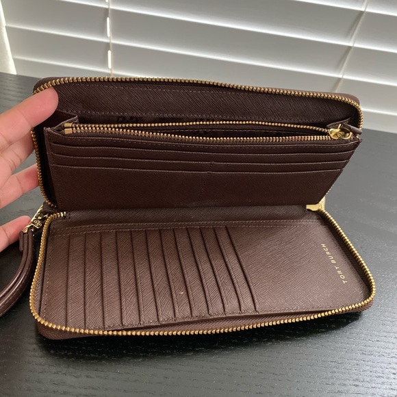 Tory Burch Rose Gold Emerson ZIP Passport Continental, 45 OFF